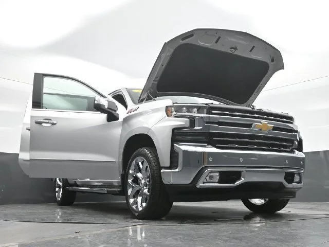 Used 2022 SILVER ICE METALLIC Chevrolet LTZ image 32