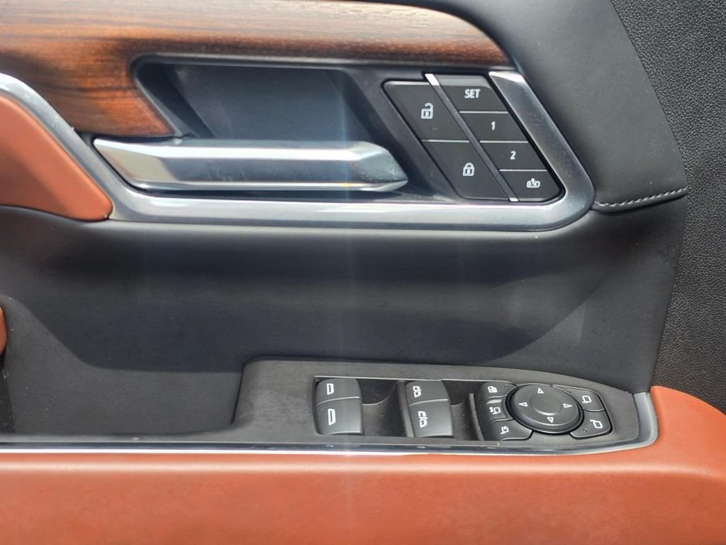 Used 2025 Silver GMC Denali Ultimate image 21