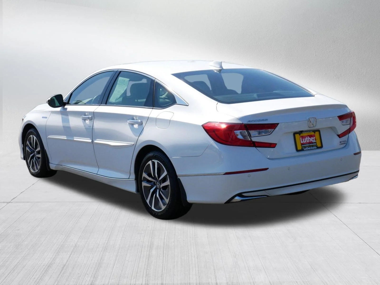 Used 2019 Platinum White Pearl Honda Touring image 5