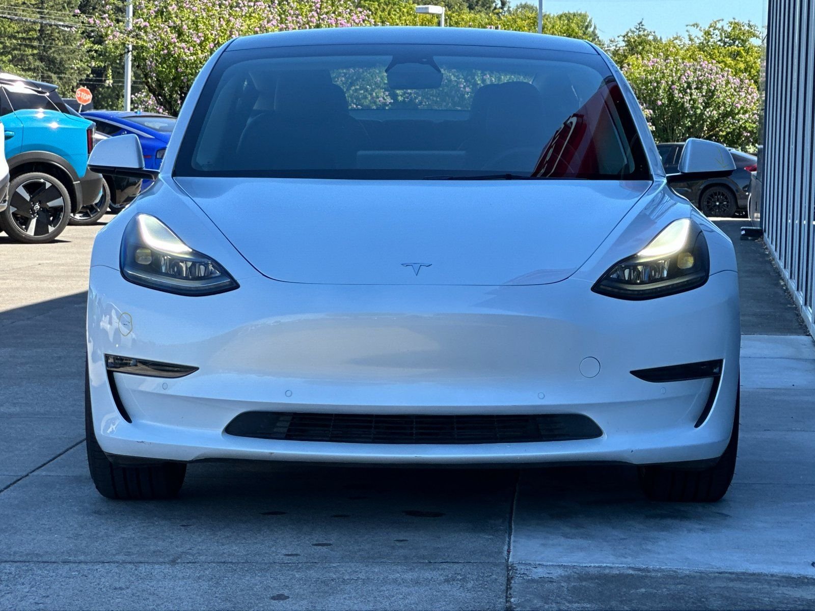 Used 2022 White Tesla Base image 8