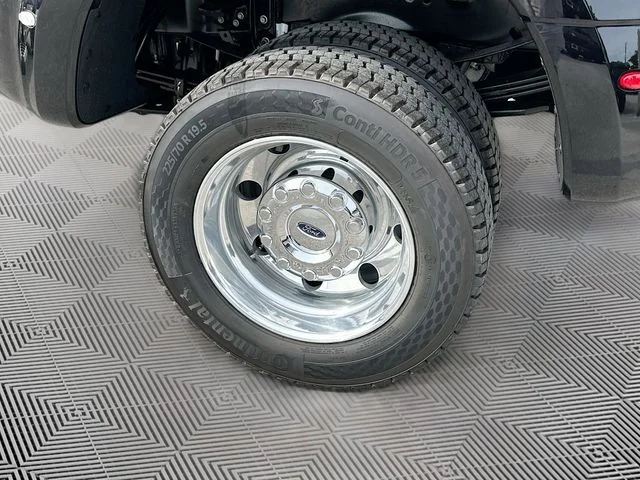 New 2026 Black Ford Platinum image 20