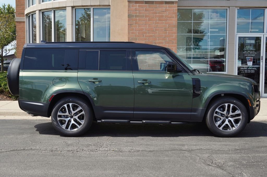 New 2026 Woolstone Green Land Rover S image 7