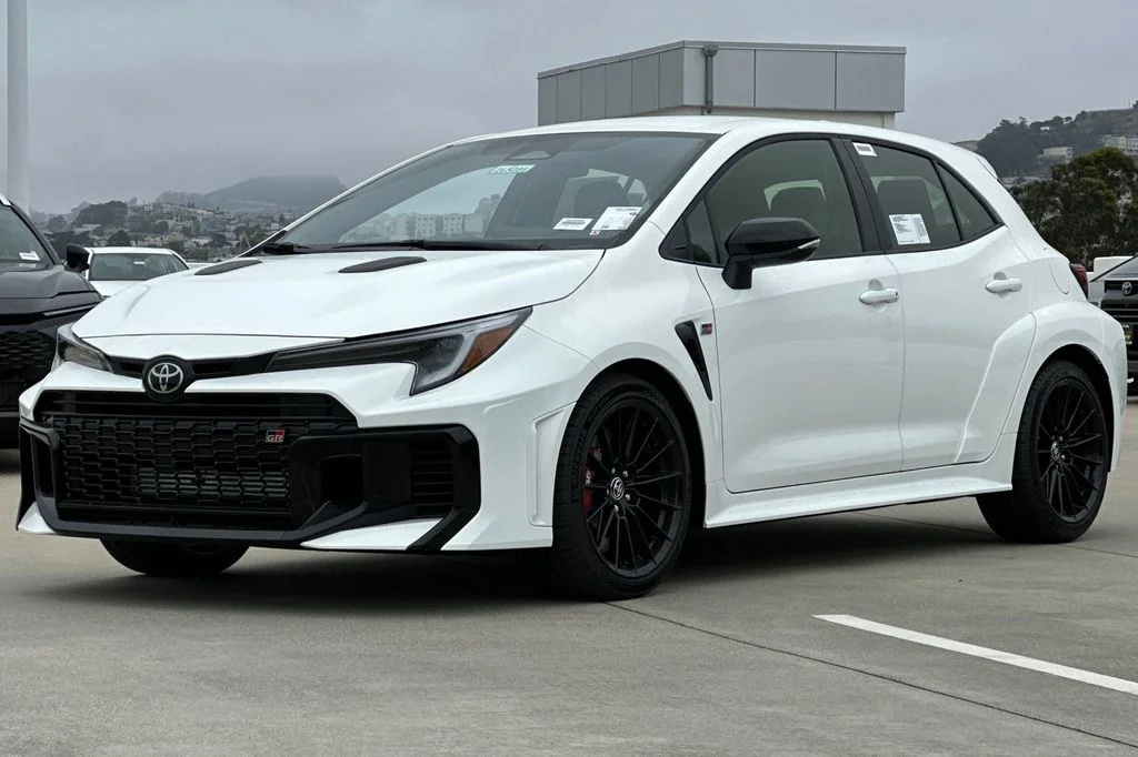 New 2026 Ice Cap Toyota  DAT image 8