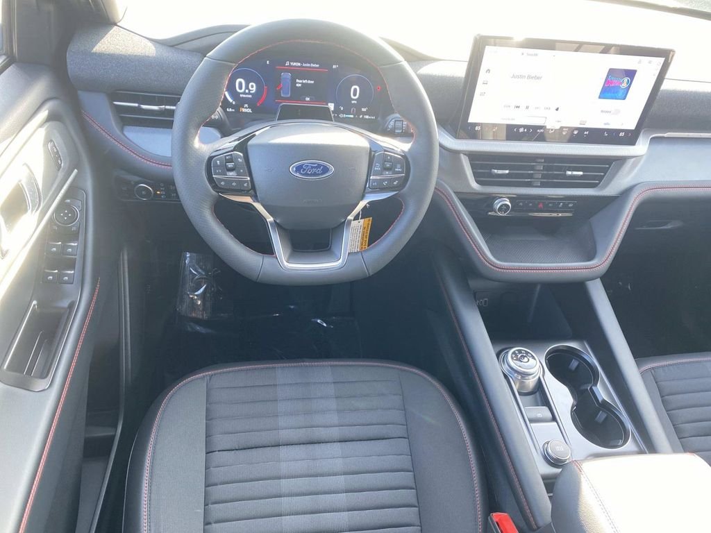 New 2026 Agate Black Metallic Ford ST-Line image 10