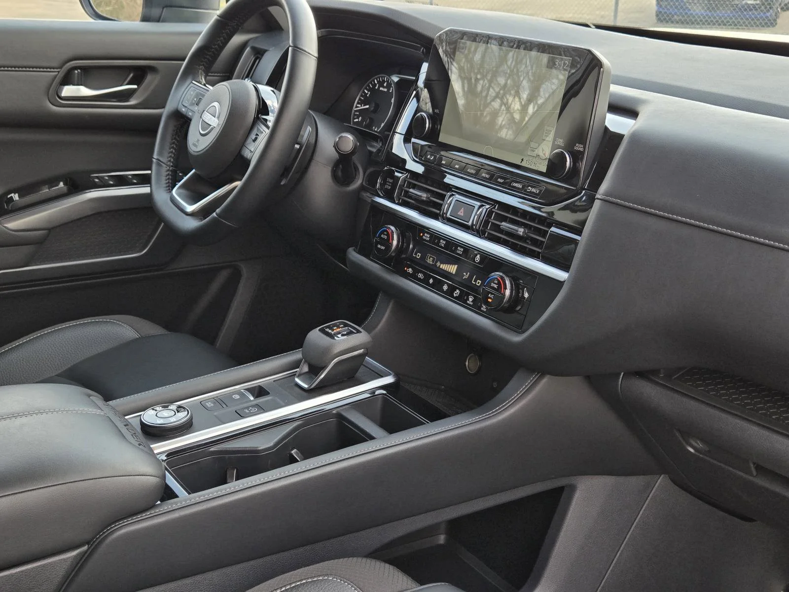 2025 Nissan Pathfinder SL - Photo 30