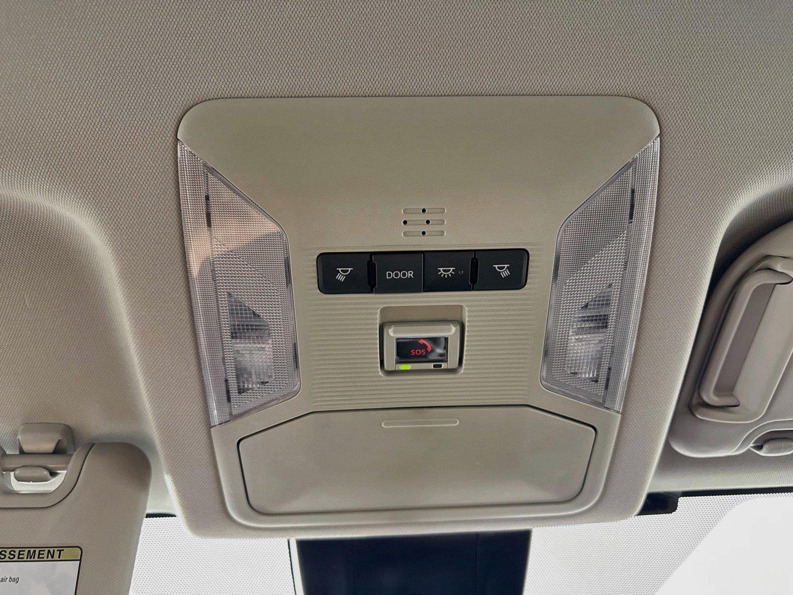 Used 2025 Ice Cap Toyota XLE image 6