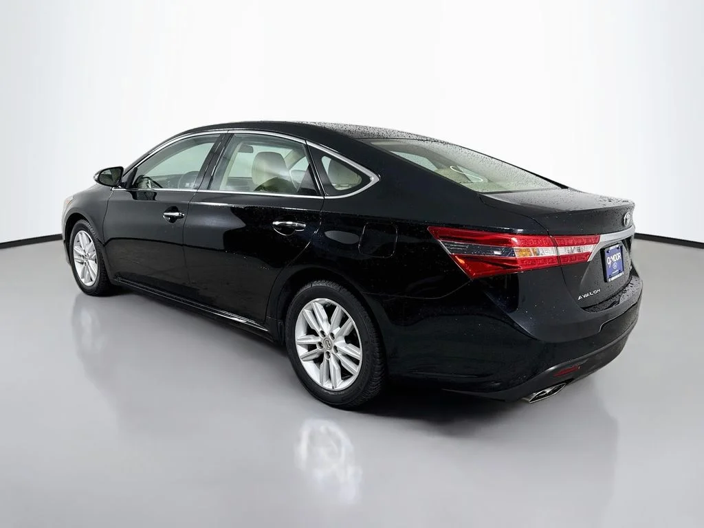 Used 2013 Attitude Black Metallic Toyota XLE image 5