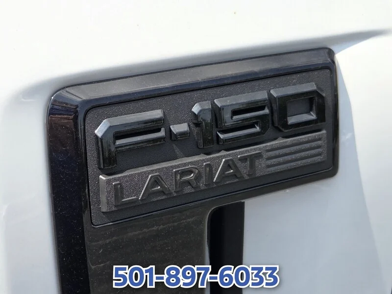 Used 2025 Oxford White FORD LARIAT 4WD SuperCrew 5.5