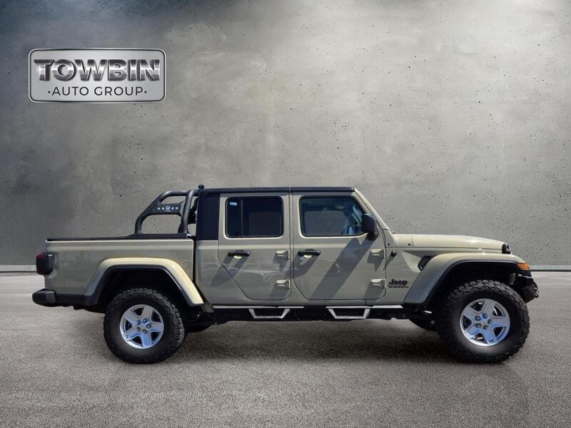 Used 2020 Gobi Clearcoat JEEP SPORT S 4X4 image 3