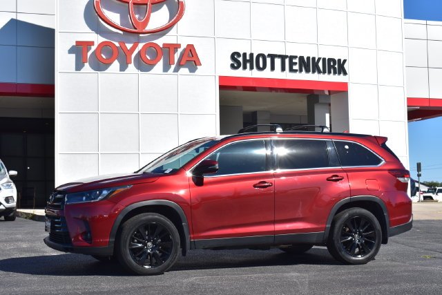 2019 Toyota Highlander SE