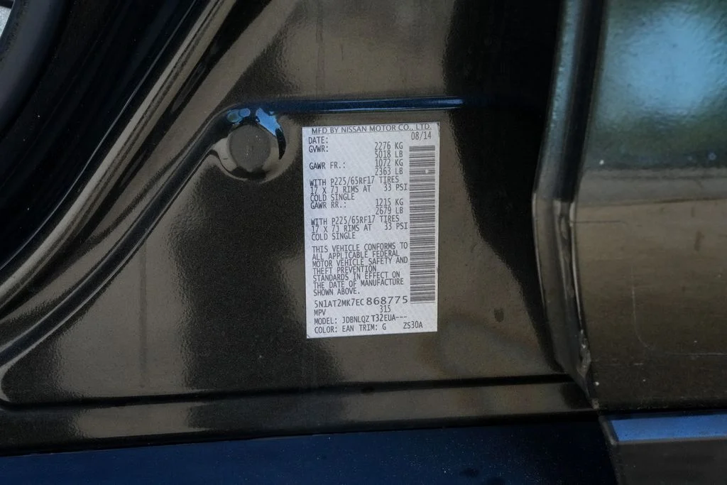 Used 2014 Black Nissan SV image 40