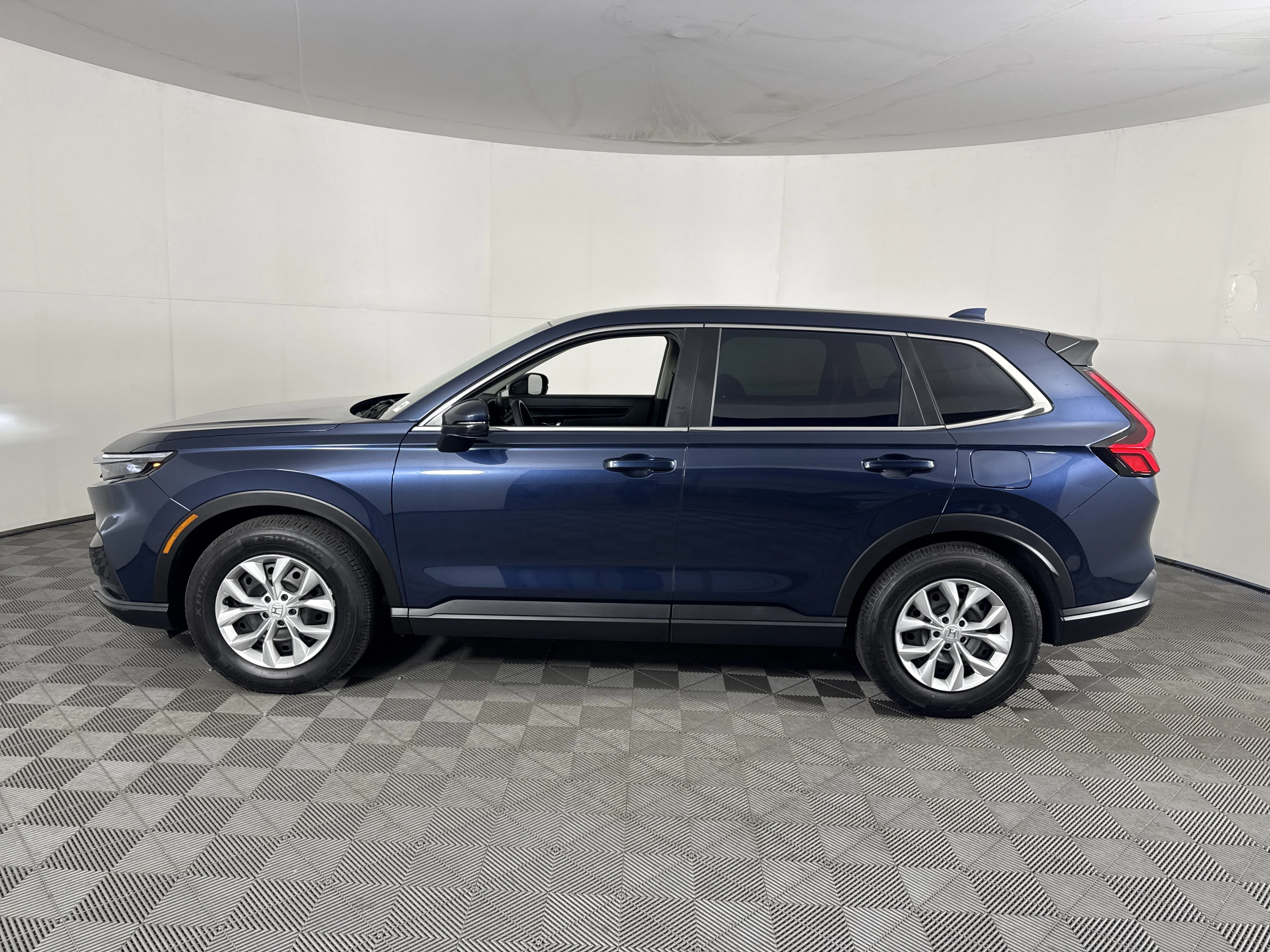 Used 2024 Canyon River Blue Metallic Honda LX image 7