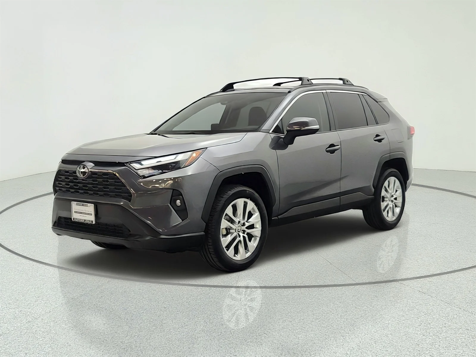 Used 2025 Magnetic Gray Metallic Toyota XLE Premium FWD (Natl) image 1