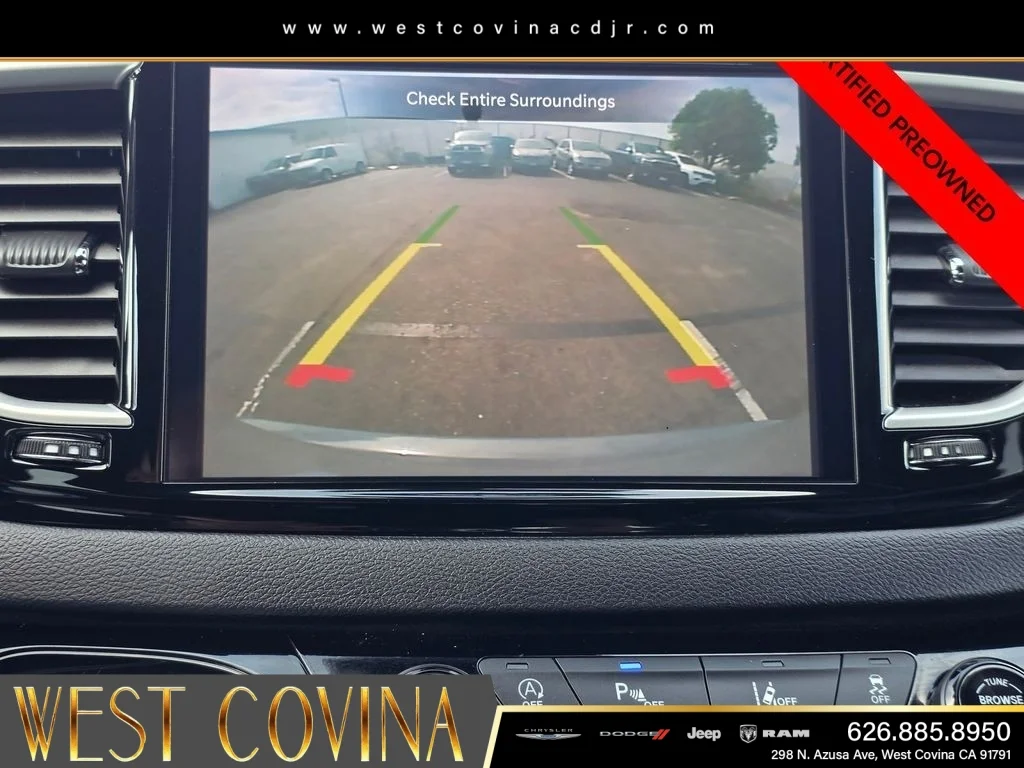 Used 2025 White Chrysler Select image 25