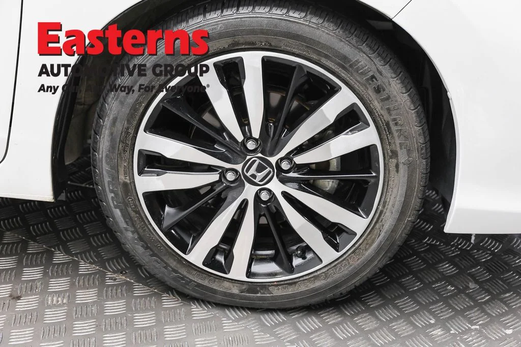 Used 2020 White Honda EX image 30