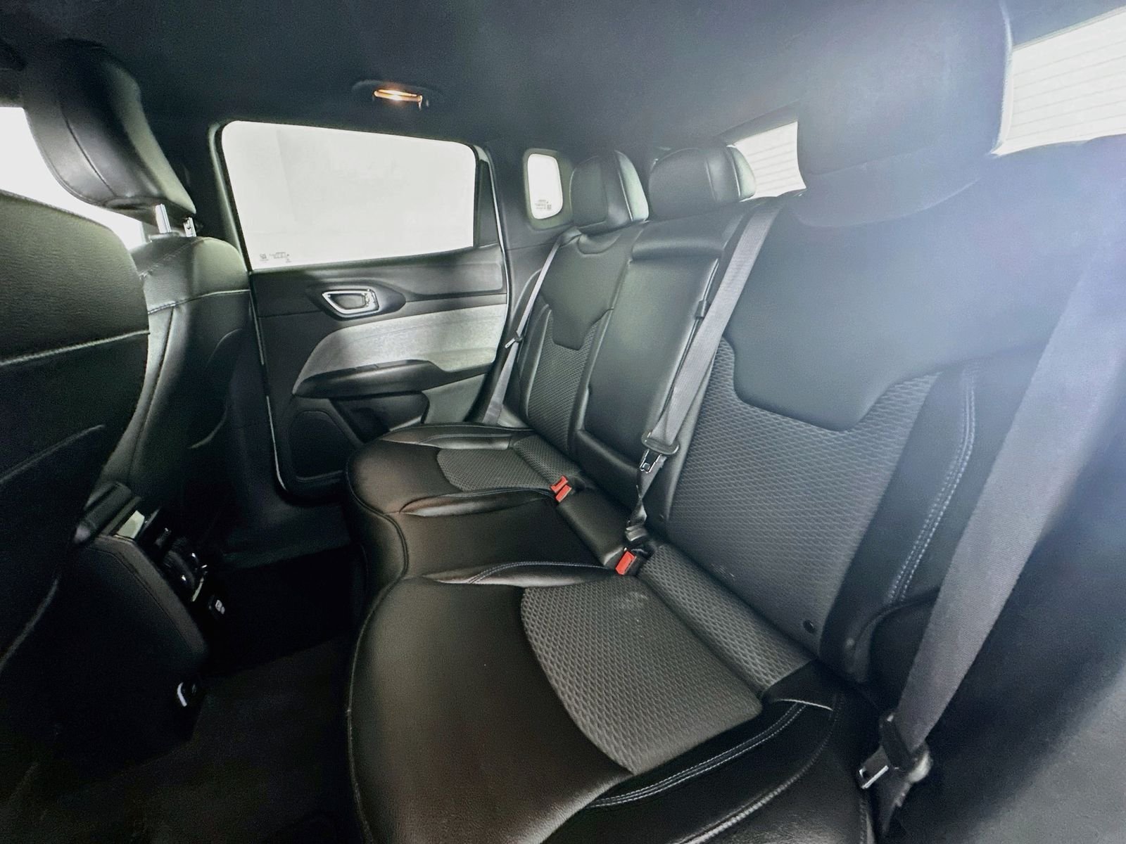 Used 2024 Bright White Clearcoat Jeep Latitude image 22