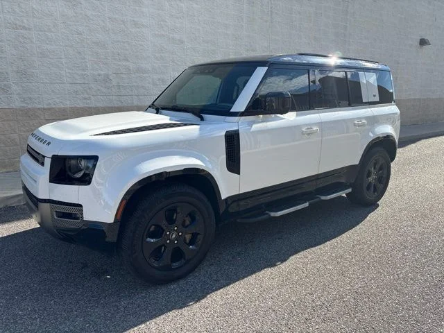 Used 2022  Land Rover X-Dynamic HSE image 1
