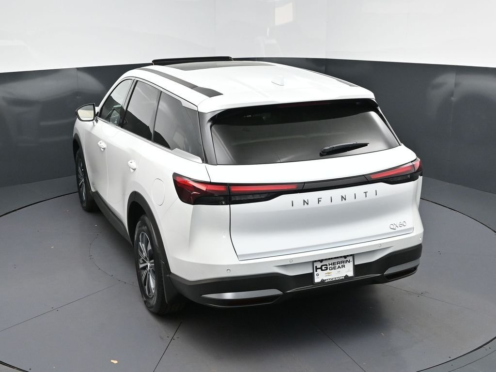 Certified Used 2026 White INFINITI PURE image 34