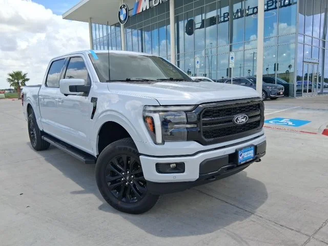 Used 2025 White Ford Lariat image 1