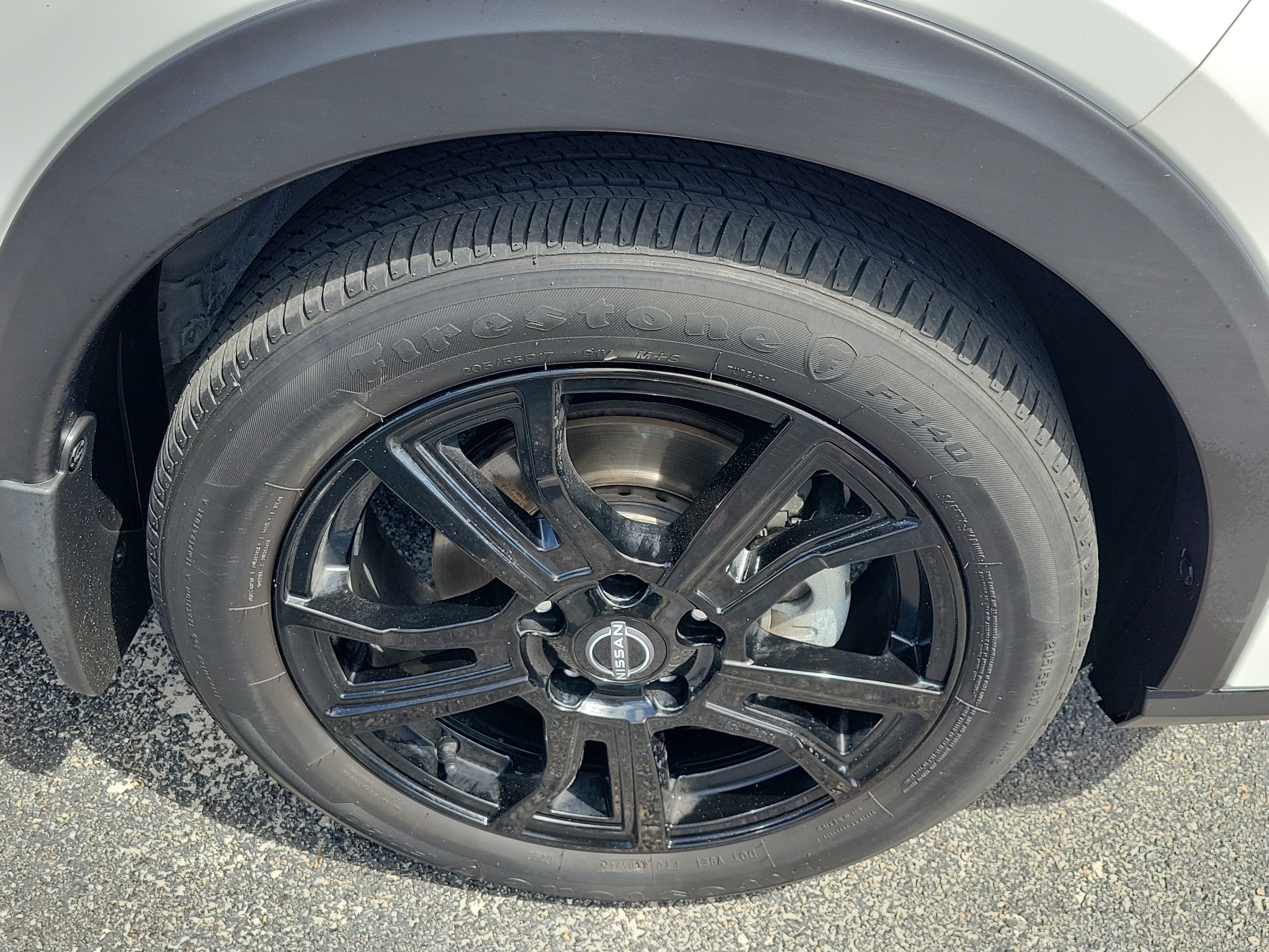 Used 2024 Aspen White Tricoat/Super Black Nissan SV image 7