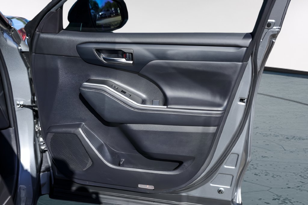2026 Toyota Highlander XLE - Photo 33