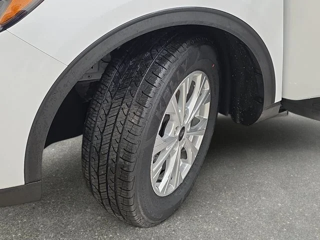 Certified Used 2023 Oxford White Ford Active image 28