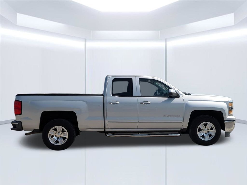 Used 2015 Silver Chevrolet LT image 8