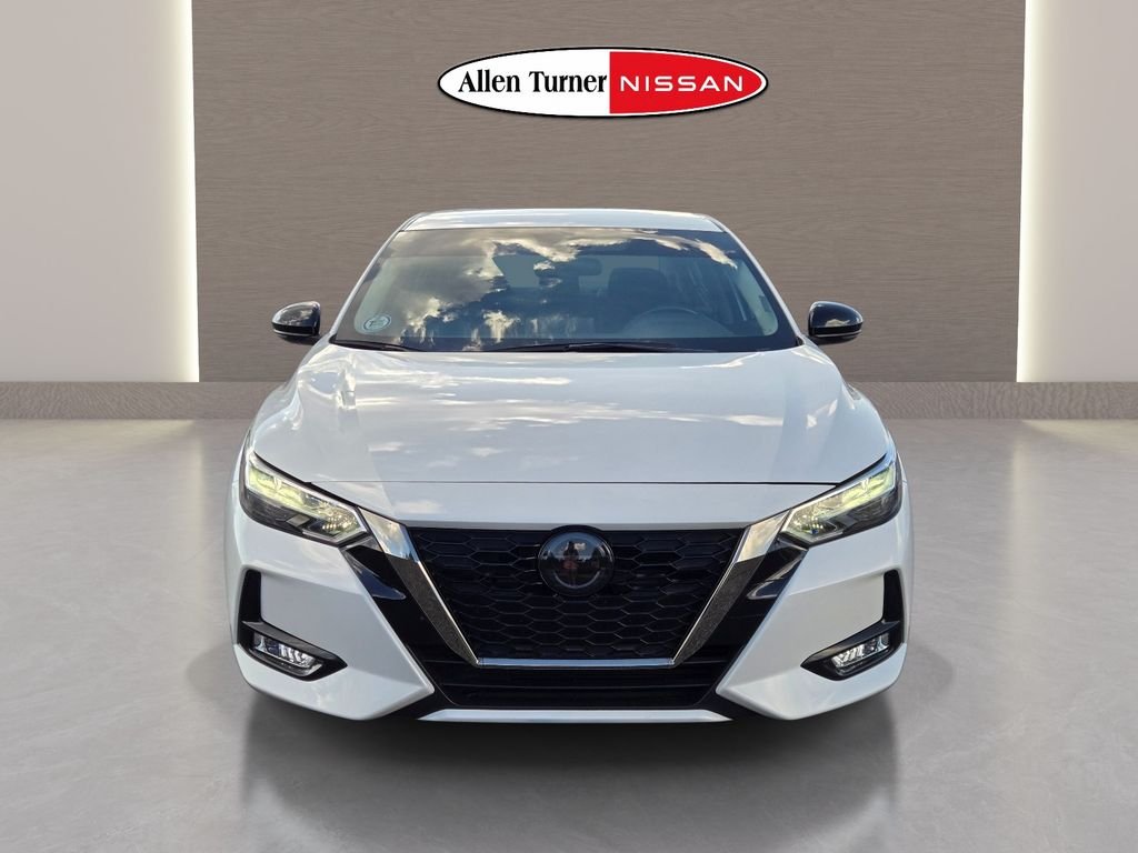 Used 2023 White Nissan SR image 4