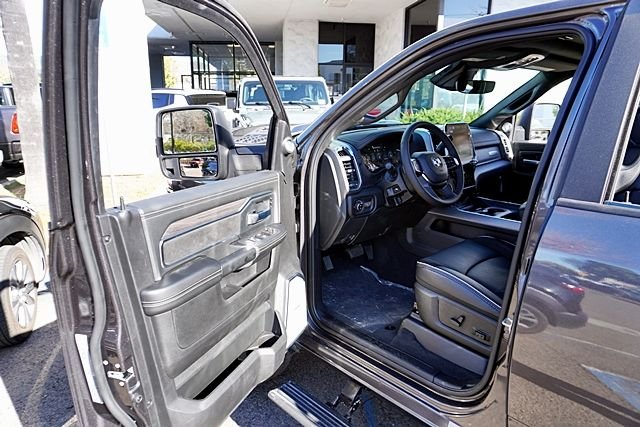 New 2026 Granite Crystal Metallic Clear-Coat Exterior Paint RAM Laramie image 46