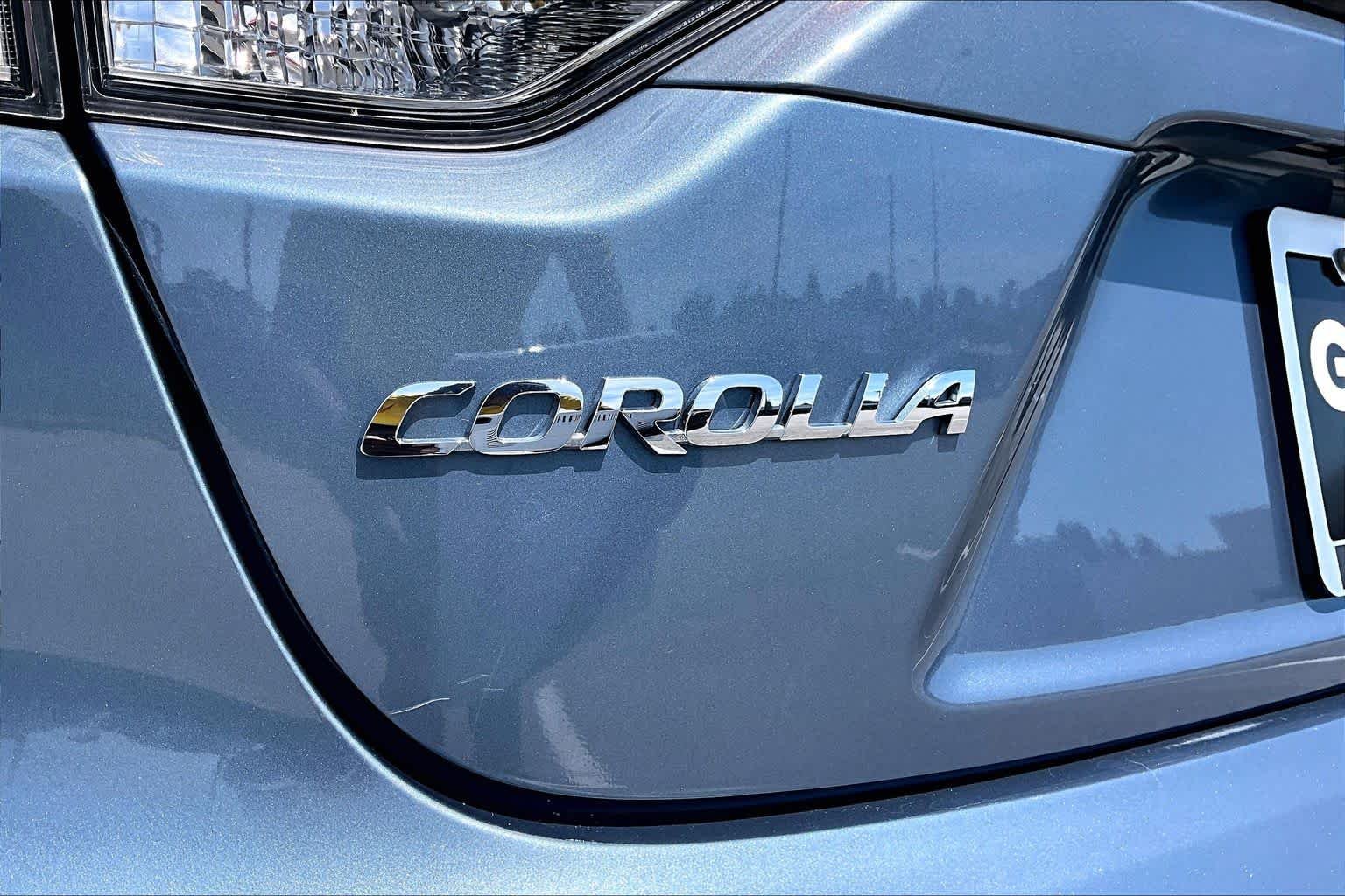 Used 2024 Celestite Toyota LE image 31