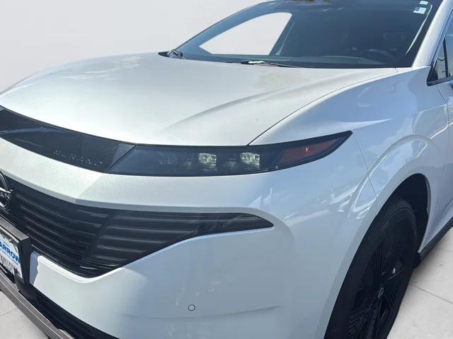 Used 2025 White Nissan SV image 29