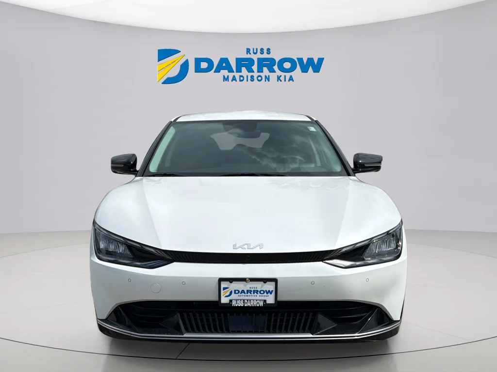 Used 2023 Snow White Pearl Kia Wind image 8