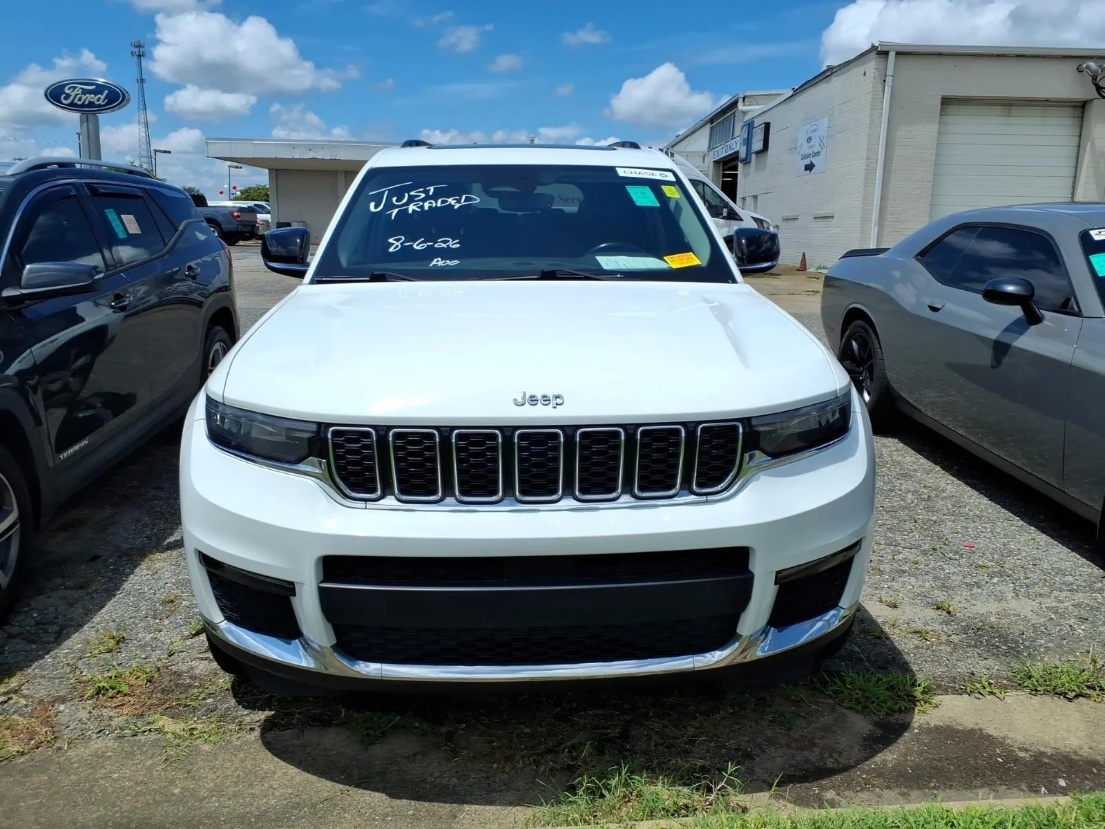 Used 2021 WHITE JEEP LIMI image 2