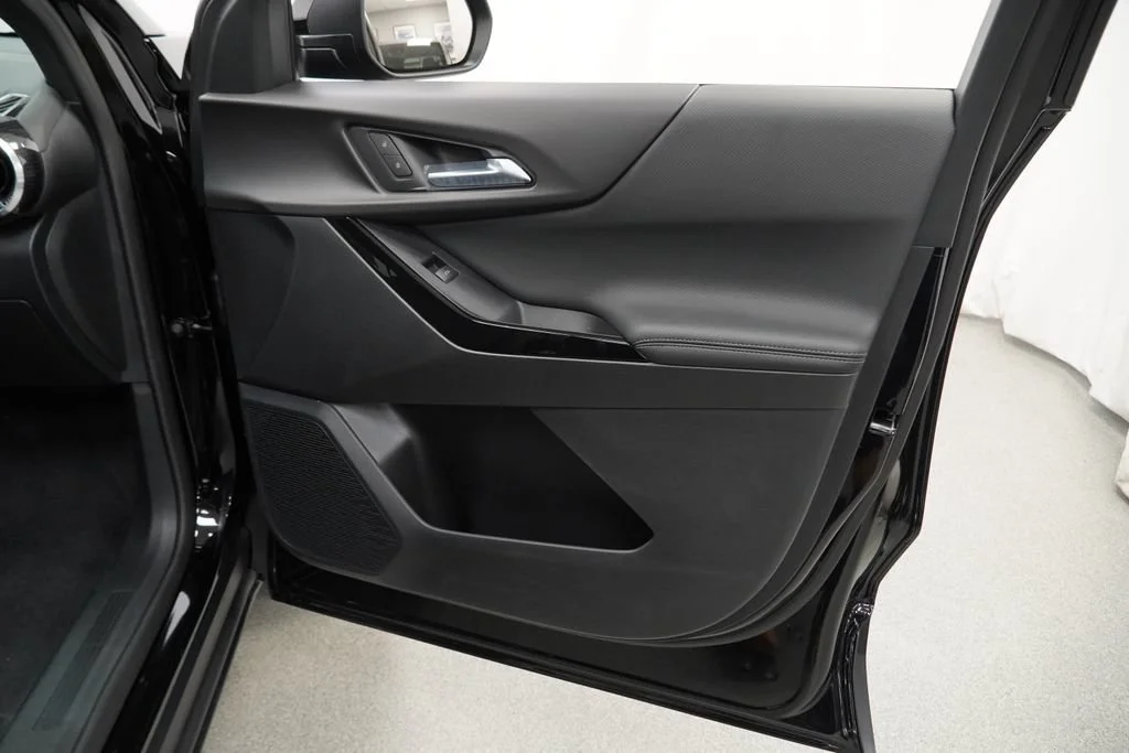 New 2027 Mosaic Black Metallic Chevrolet LT image 26