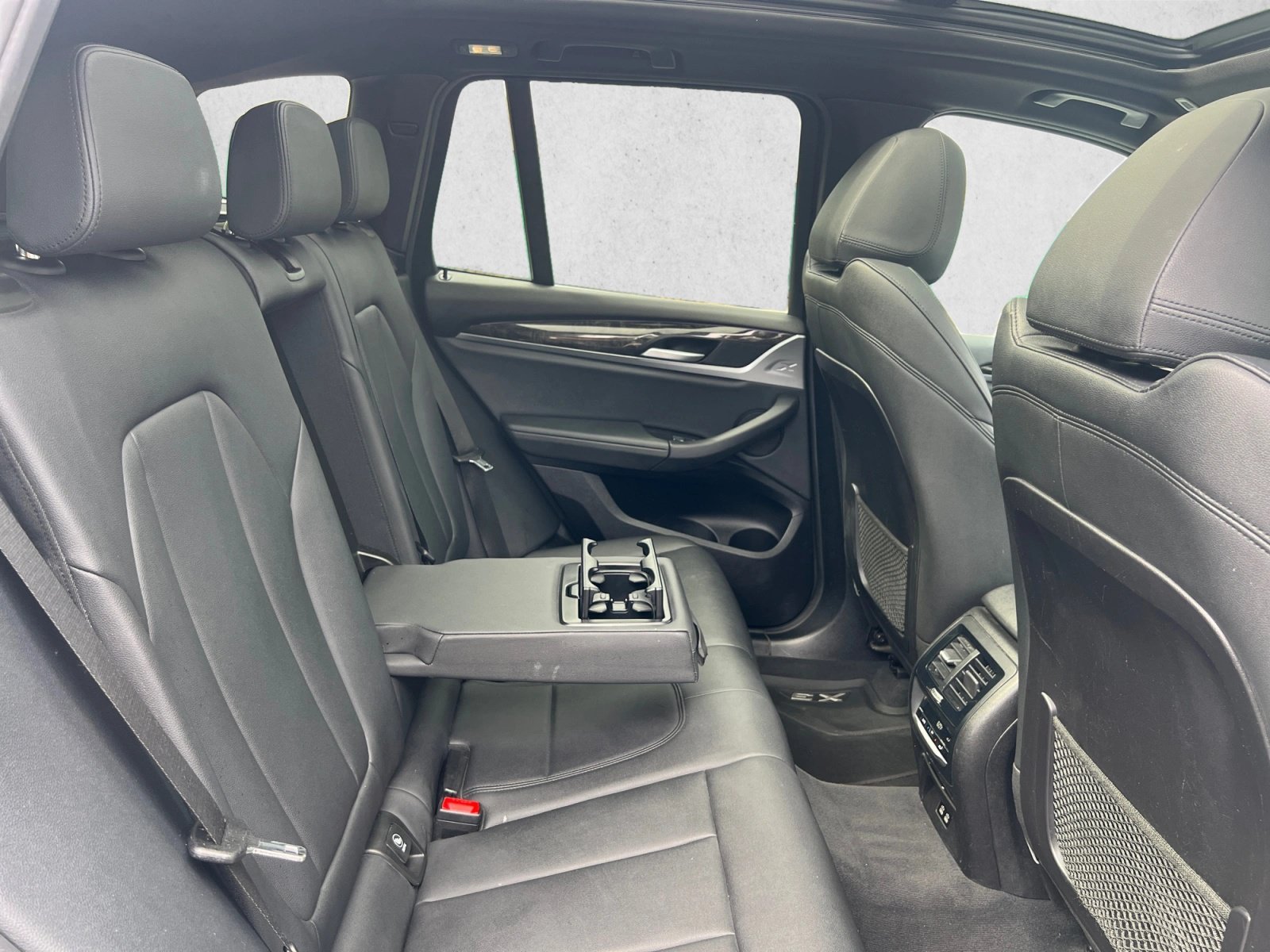 Used 2020 Alpine White BMW xDrive30i image 23