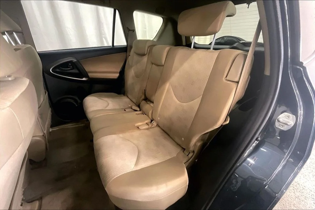 Used 2009 Green Toyota Base image 26