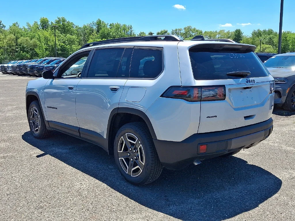 New 2026 Silver Zynith Clear-Coat Exterior Paint Jeep Laredo image 6