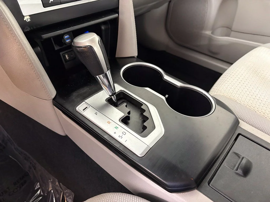 Used 2014 Silver Toyota LE image 25