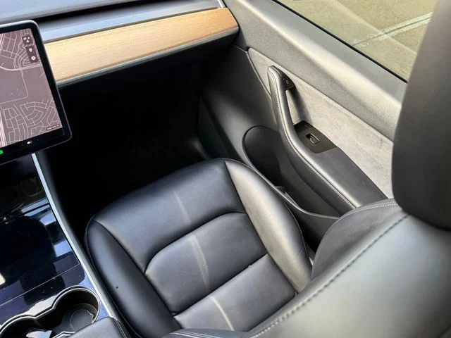Used 2020 Solid Black Tesla Long Range image 25