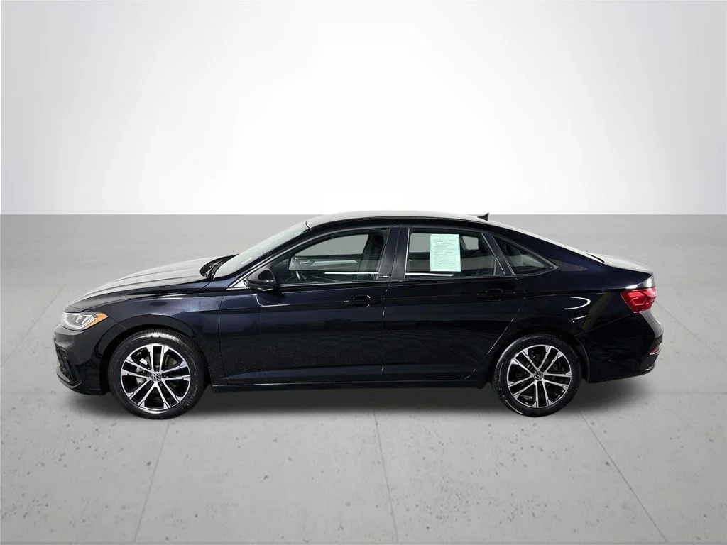 Certified Used 2025 Black Volkswagen 1.5T Sport image 10