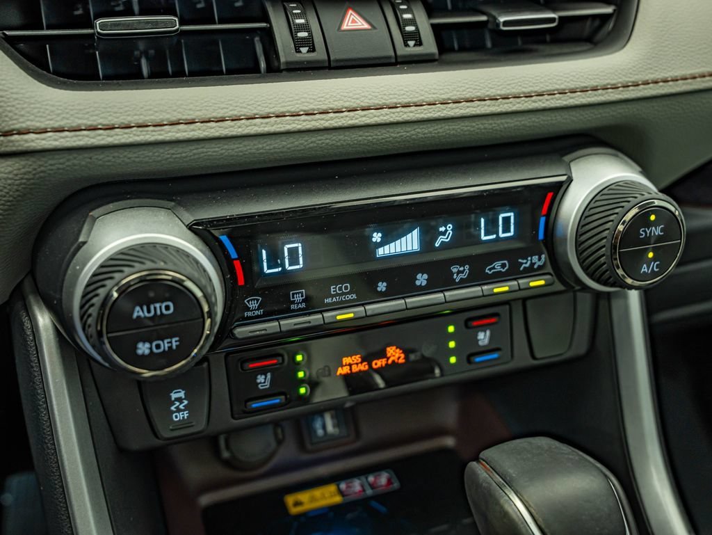 Used 2025 Pearl Toyota Limited image 28