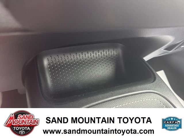 2024 Toyota Corolla Hatchback SE - Photo 23