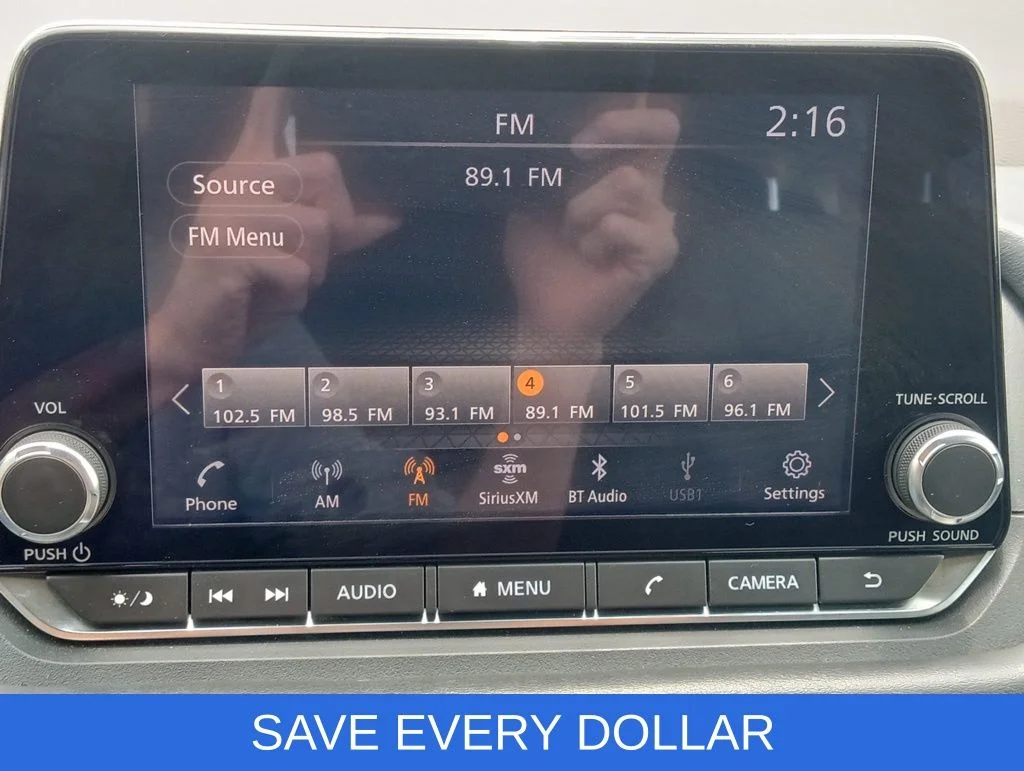 Used 2022 Blue Nissan SV image 11