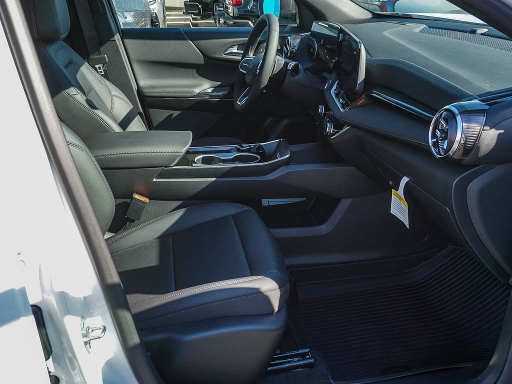 2027 Chevrolet Equinox LT - Photo 12