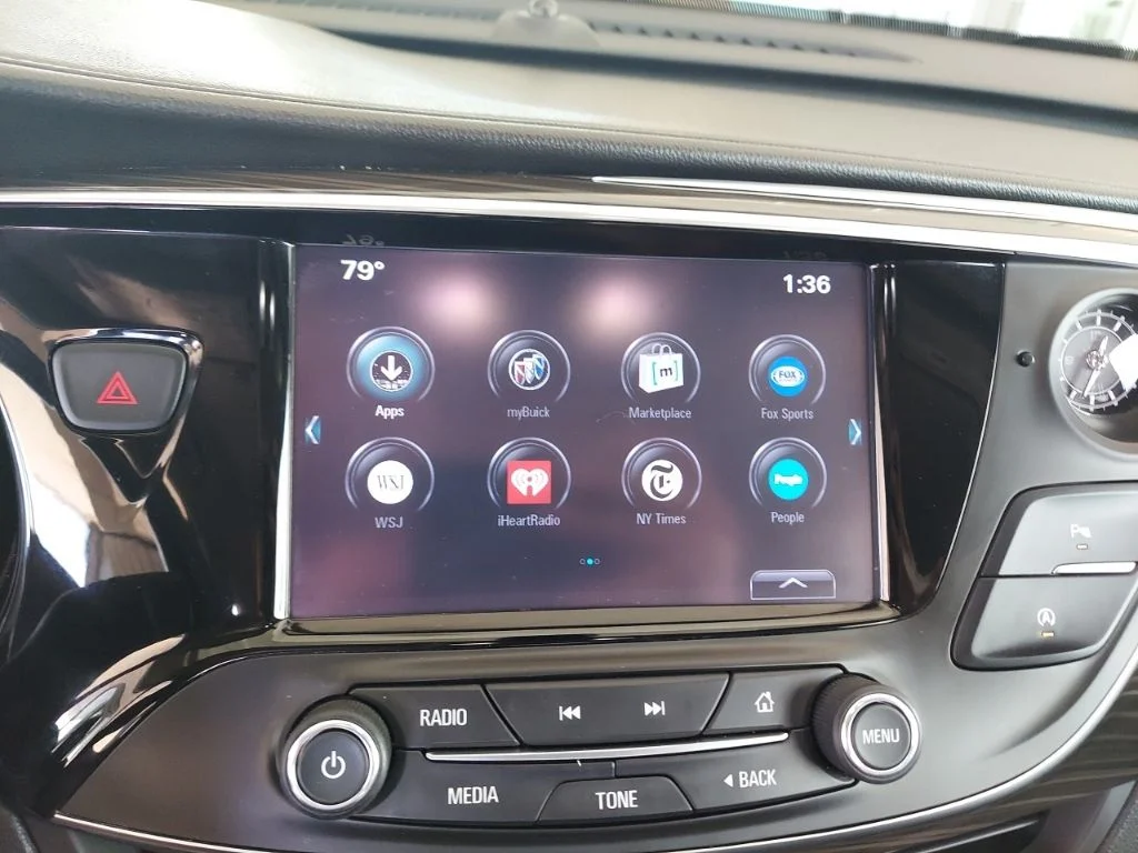 Used 2019 White Buick Essence image 23