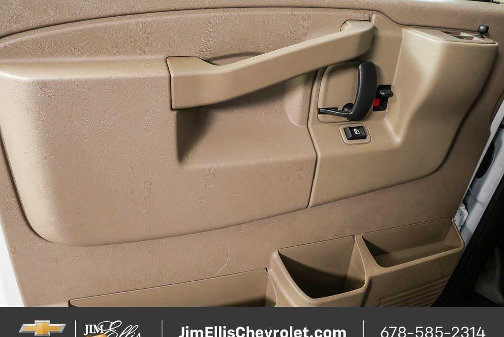 2025 Chevrolet Express Cargo Work Van - Photo 6