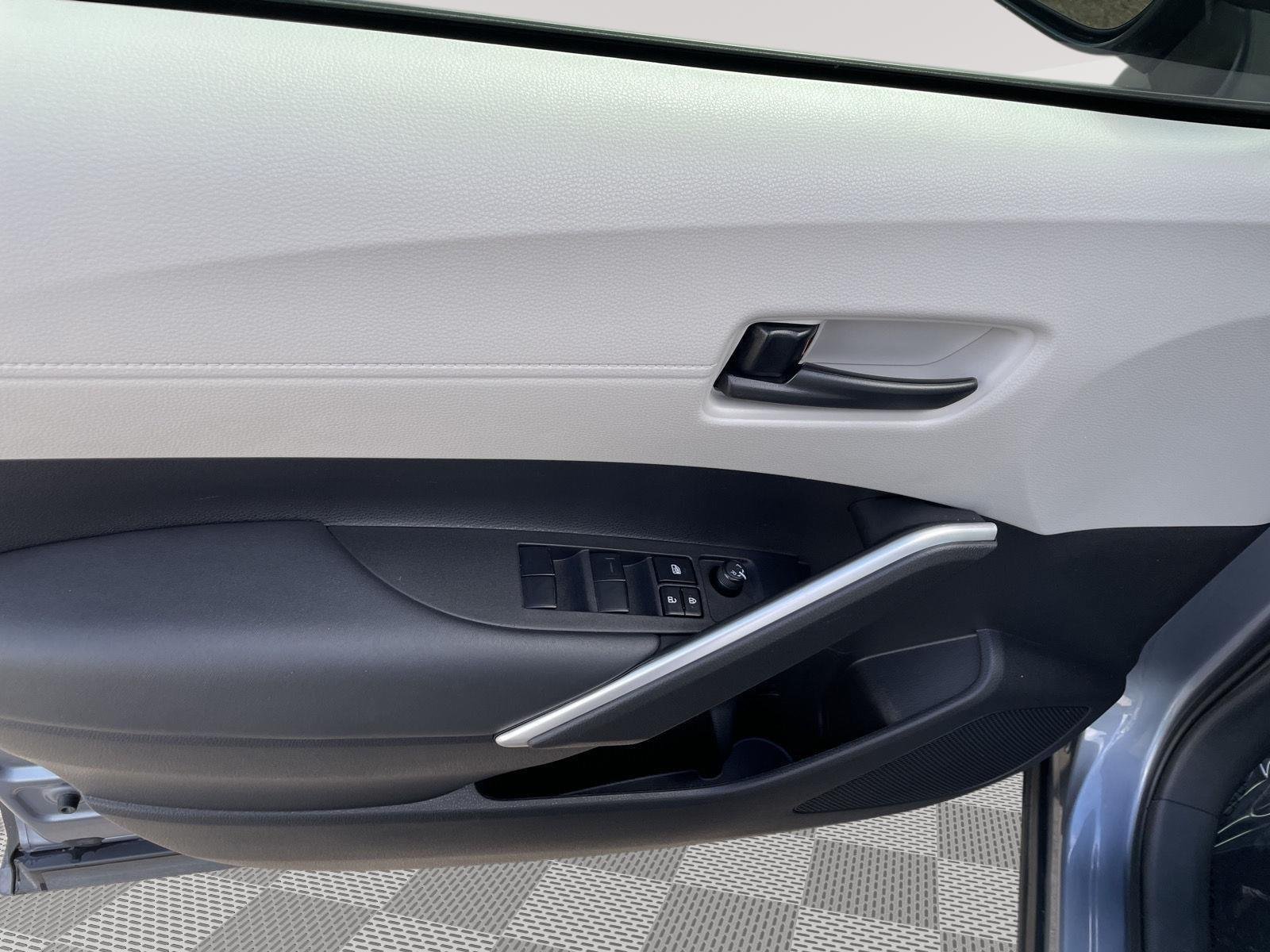 Used 2022 Celestite Toyota LE image 4