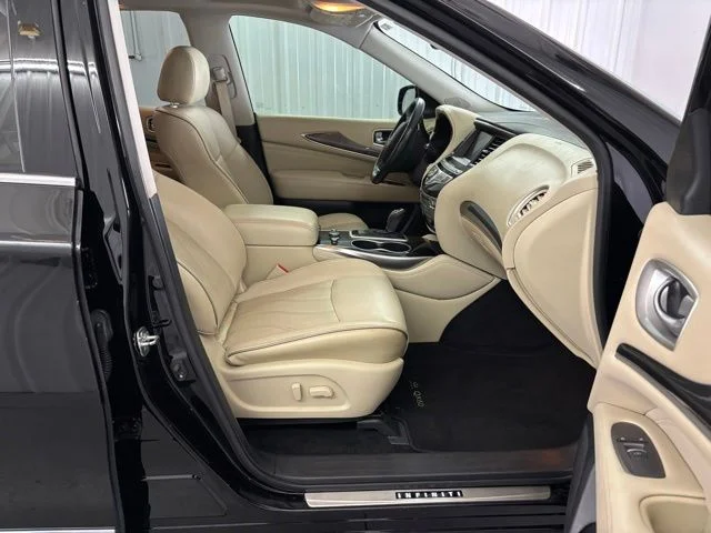 Used 2018 Black Obsidian INFINITI Base image 29