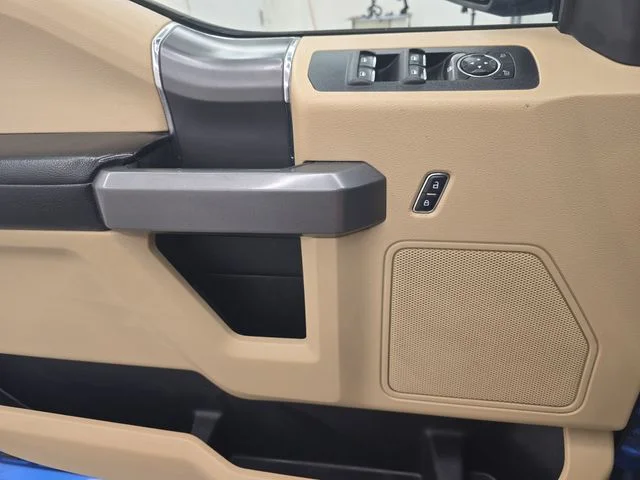 Used 2016 Blue Flame Metallic Ford XLT image 32