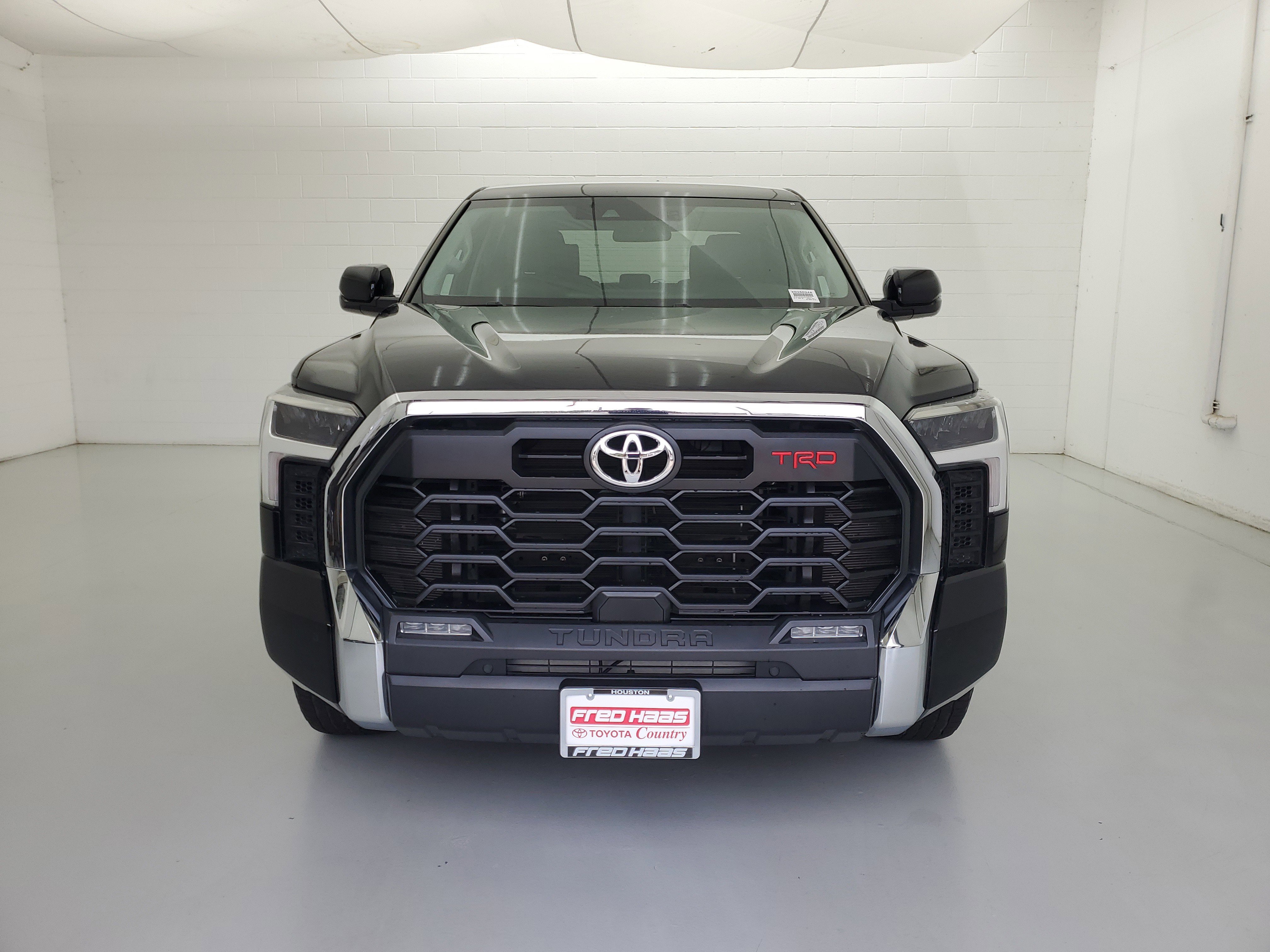 Used 2023 Midnight Black Metallic Toyota SR5 image 3